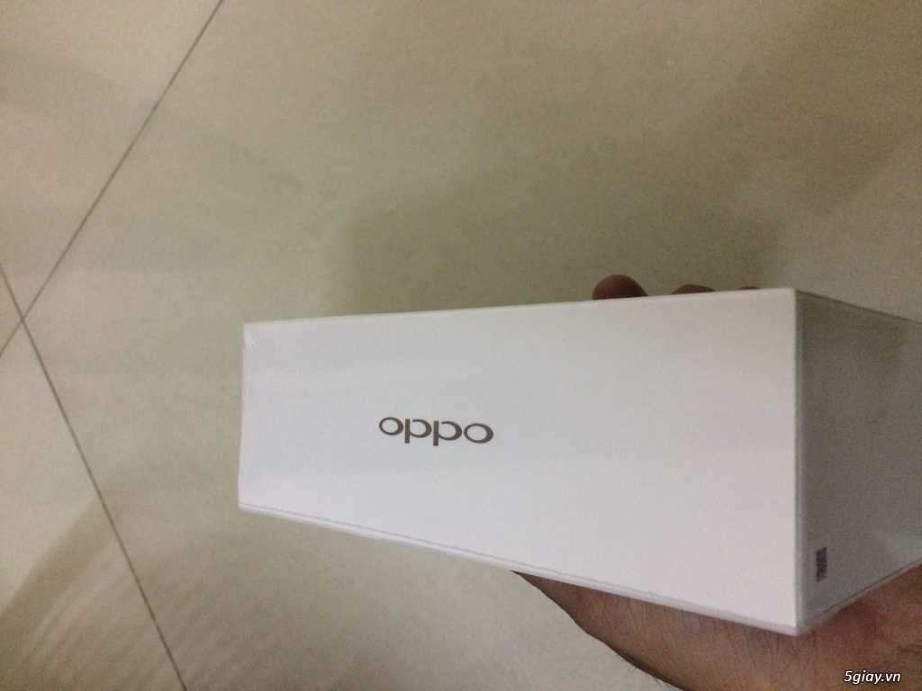 Oppo F3 đen,mới 100% chưa kích hoạt