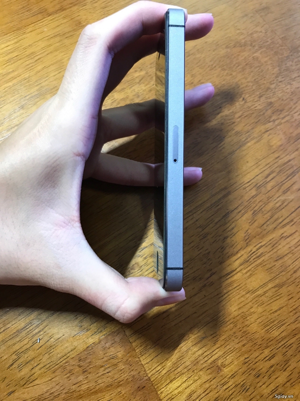 iPhone 5s black 16gb qte mới 98% - 3