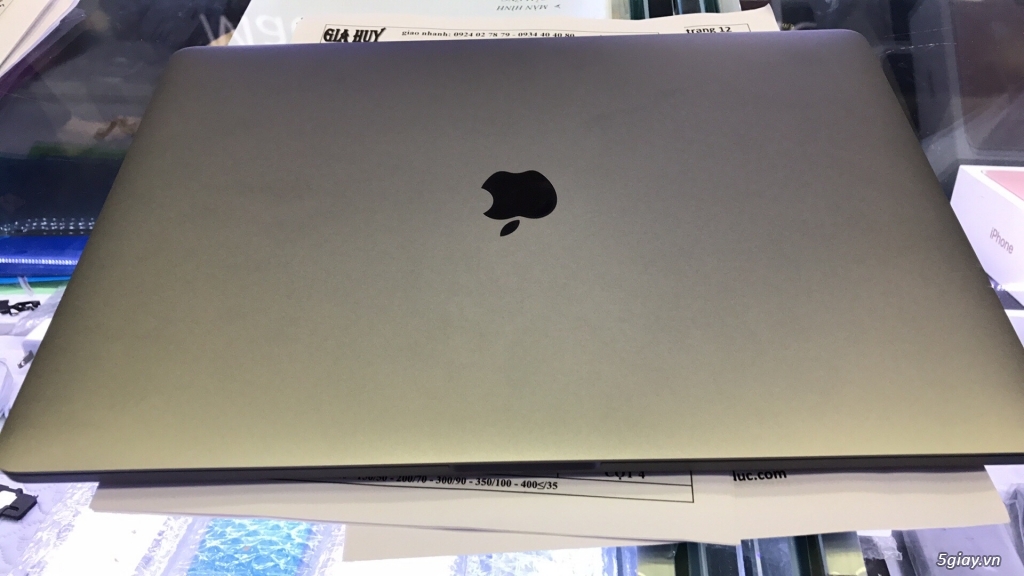 MACBOOK PRO touch bar MLH32 full box