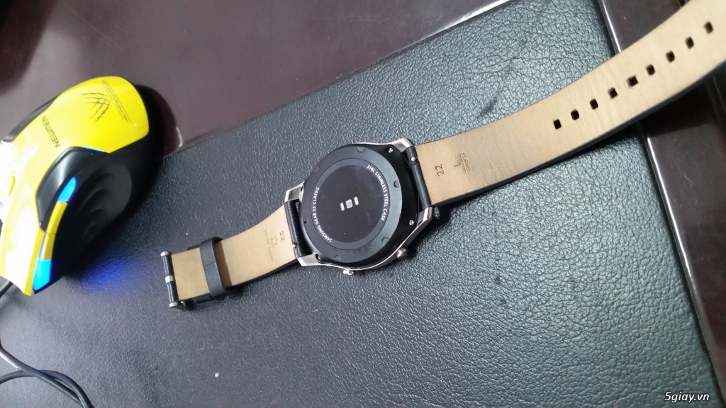 Đồng hồ thông minh SamSung GearS3 - còn BH 10 tháng - 2