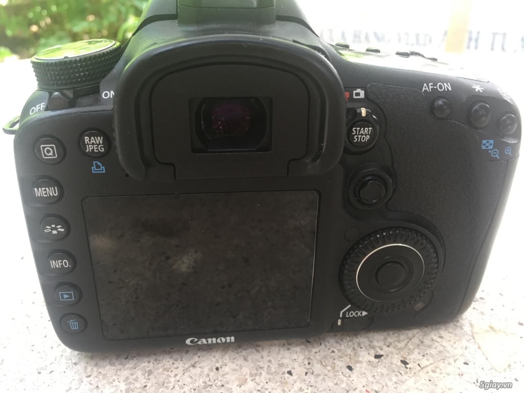 Canon 7D mới 98%