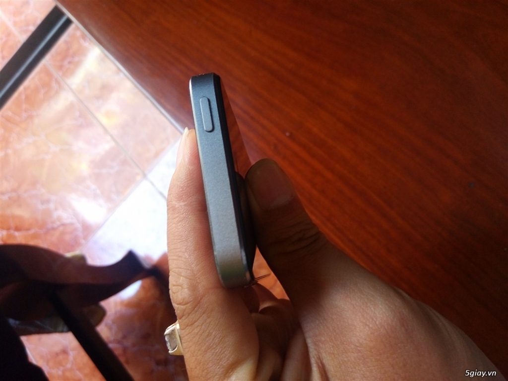 Apple Iphone 5S 32 GB Xám quốc tế chạy OS 7.1 cổ ! - 4