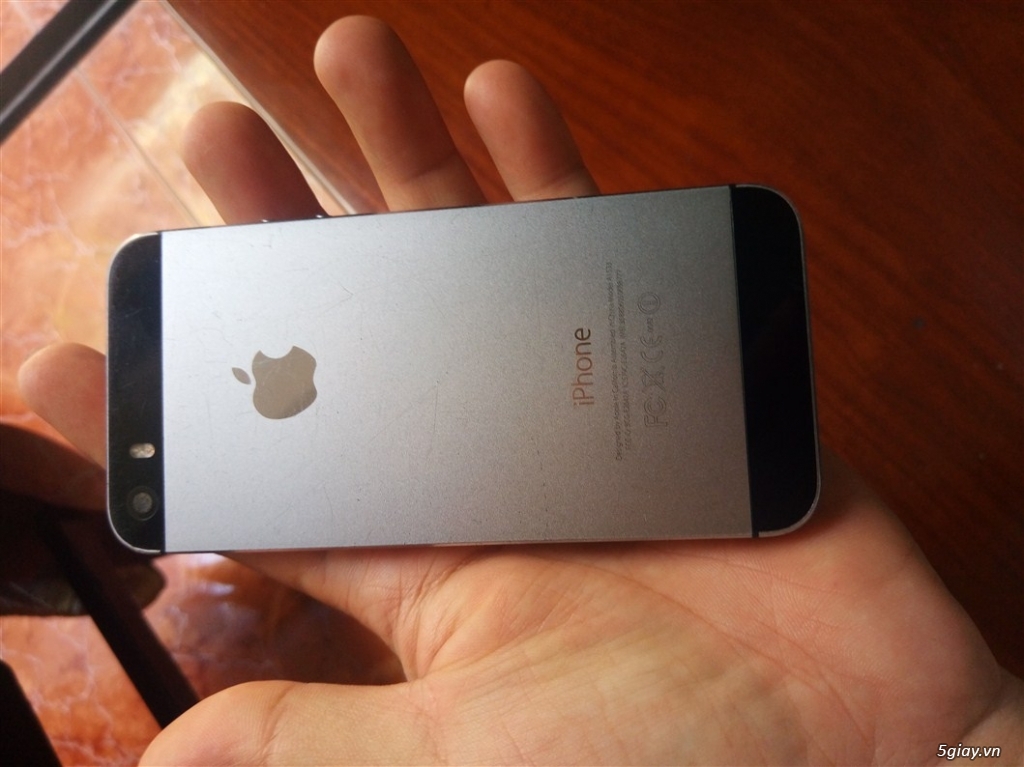 Apple Iphone 5S 32 GB Xám quốc tế chạy OS 7.1 cổ ! - 3