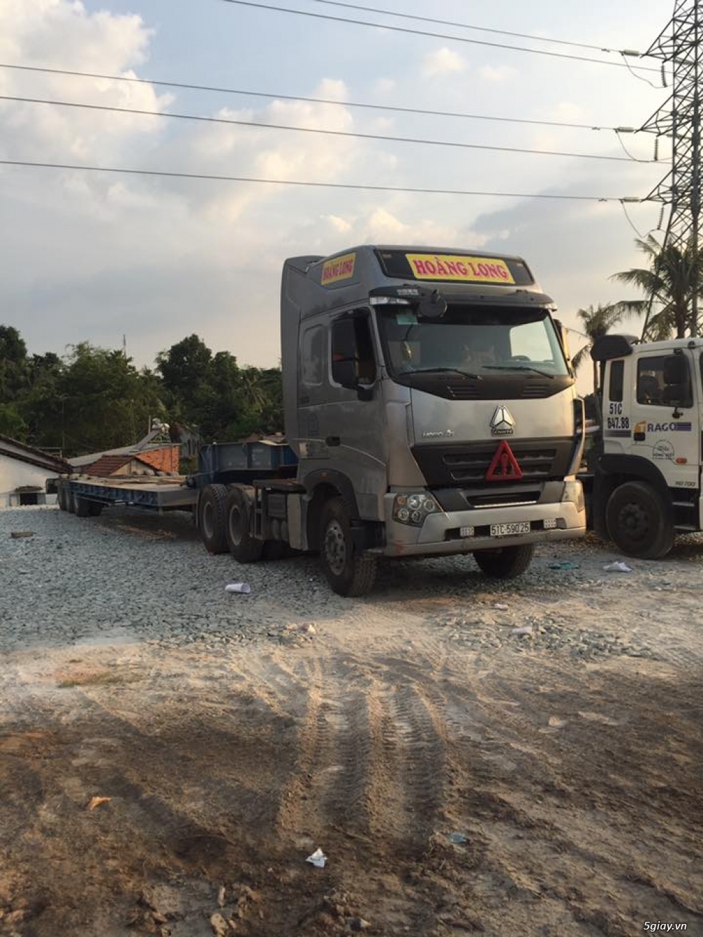 Hoàng Long Trans chuyên kéo hàng quá khổ,... từ Sài Gòn đi các Tỉnh