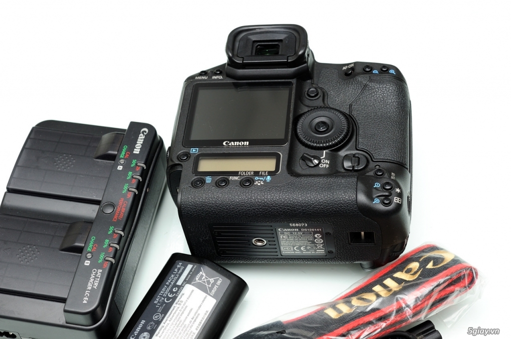 Sony Nex F3,Canon 1D mark lll,Nikon D3s,D700 - 7