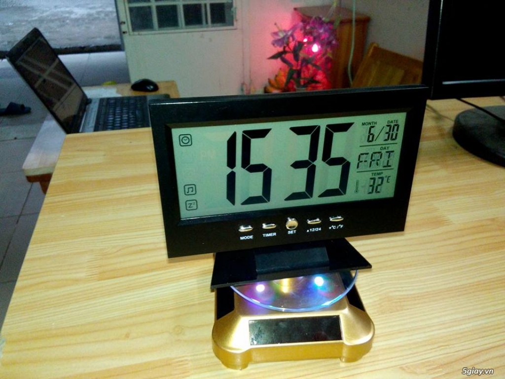 Đồng hồ báo thức để bàn LCD 8082 - báo nhiệt độ phòng - 4