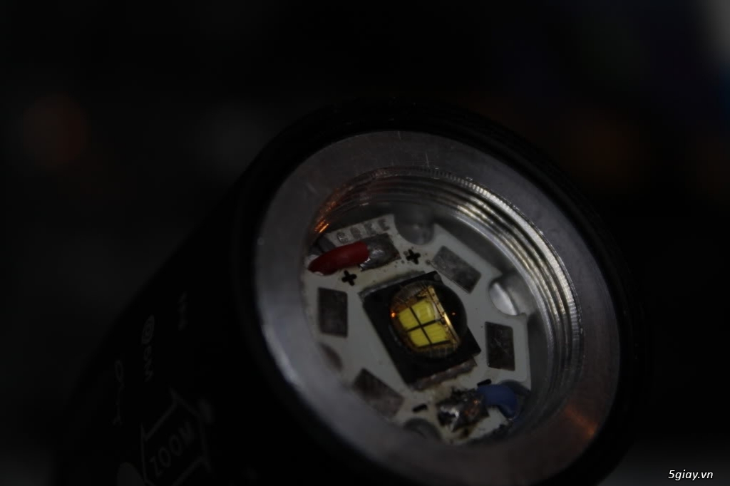 Đèn Pin Ultrafire chip REE siêu sáng nha - 4