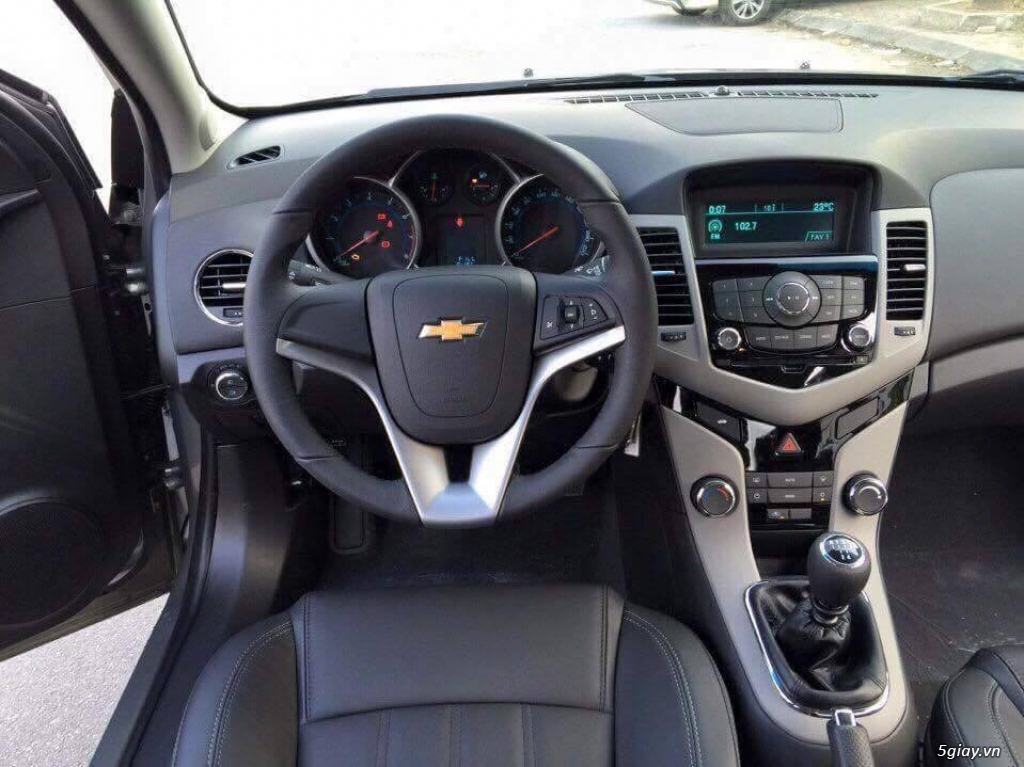 Chevrolet Cruze 2017 số sàn, trả trước chỉ 5%, thủ tục đơn giản - 4