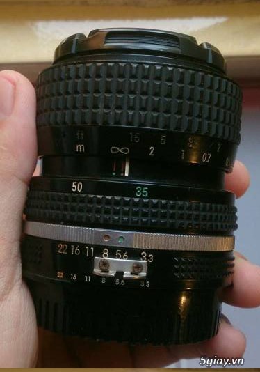 Lens Nikon và thiết bị ảnh