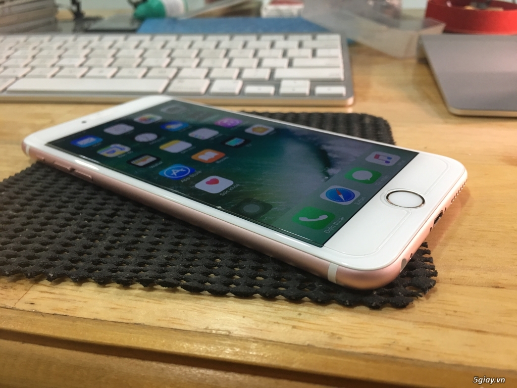 Cần bán: Bán cây iphone 6S+ màu ROSE - 64gb mới 99,9% nhà xách tay về.
