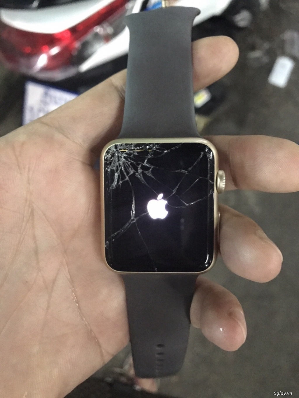 Apple watch 42mm bể kính - 2