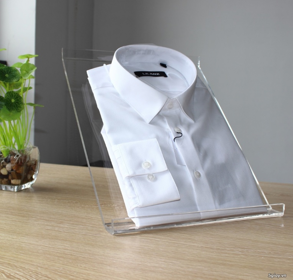 Áo sơmi may bán tại cửa hàng