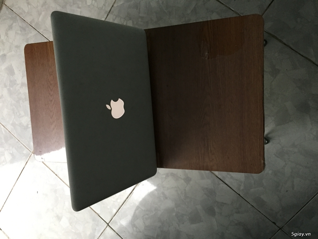 macbook 2010 giá rẻ lỗi nhẹ - 2