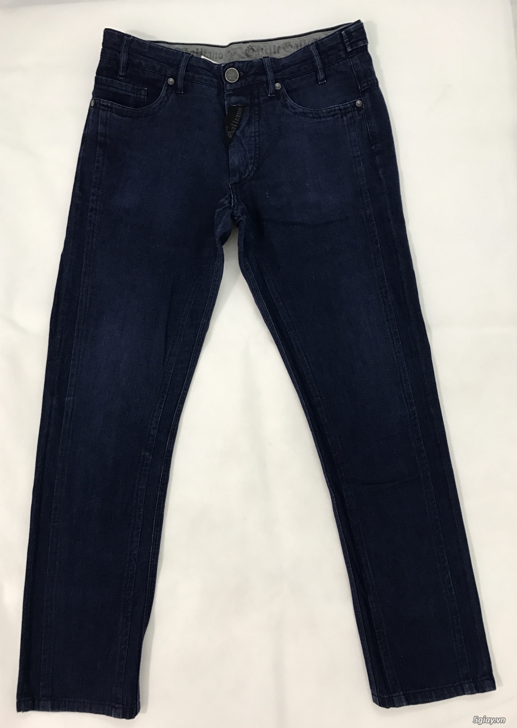 Quần jeans john galliano , made in italy , đẳng cấp toàn cầu .