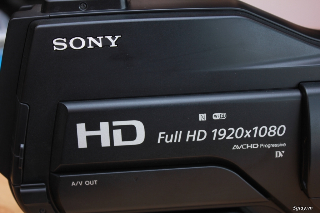 Bán Máy quay phim Sony HXR-MC2500
