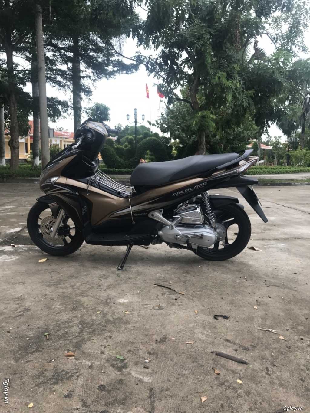Cần bán air blade đẹp giá thương lượng - 2