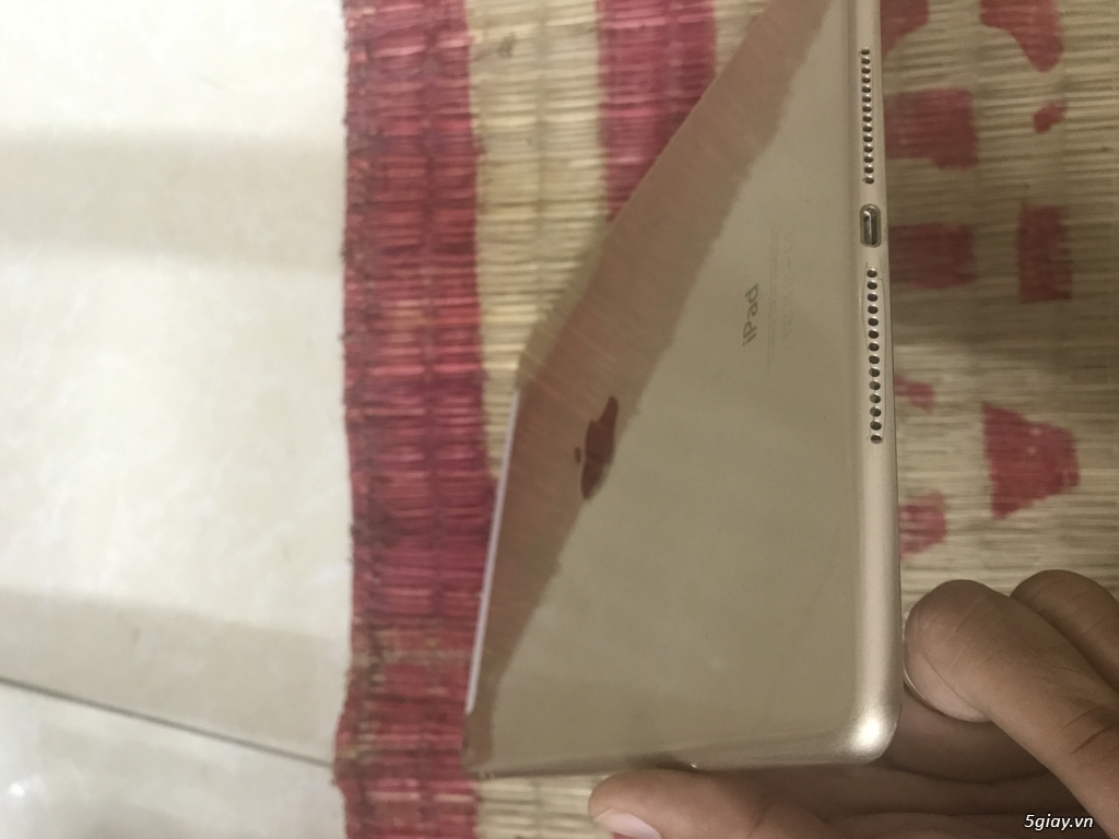 bán ipad air 2 gold 64G 4g like new