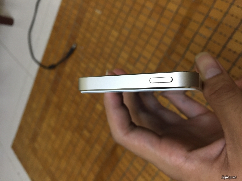 Cần tiền bán iPhone 5s gold,32G, như mới!