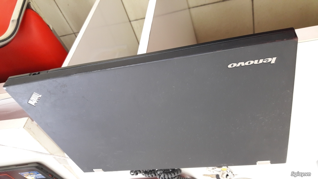 Cần bán máy laptop Thinkpad Lenovo W520 Core I7 lung linh - 1