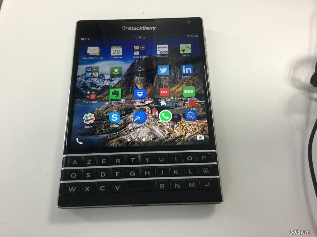 Bán Blackberry Passport Pháp
