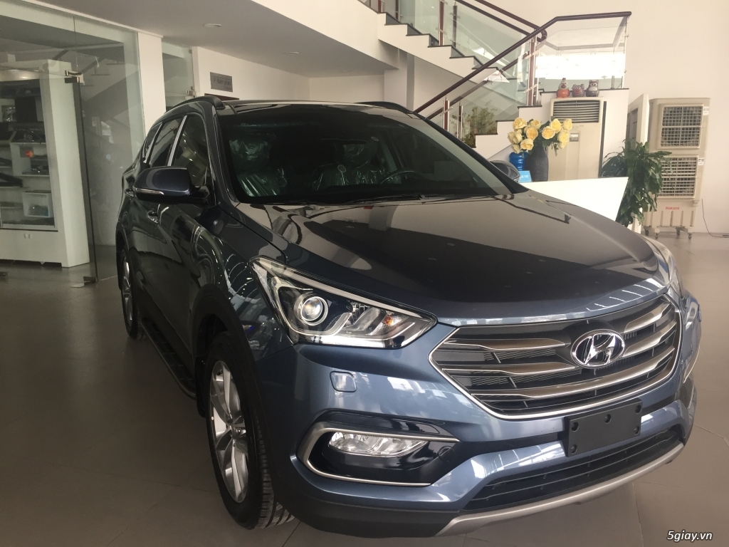 Hyundai Santafe 2017 mới giao xe ngay giá sập sàn LH để có giá tốt