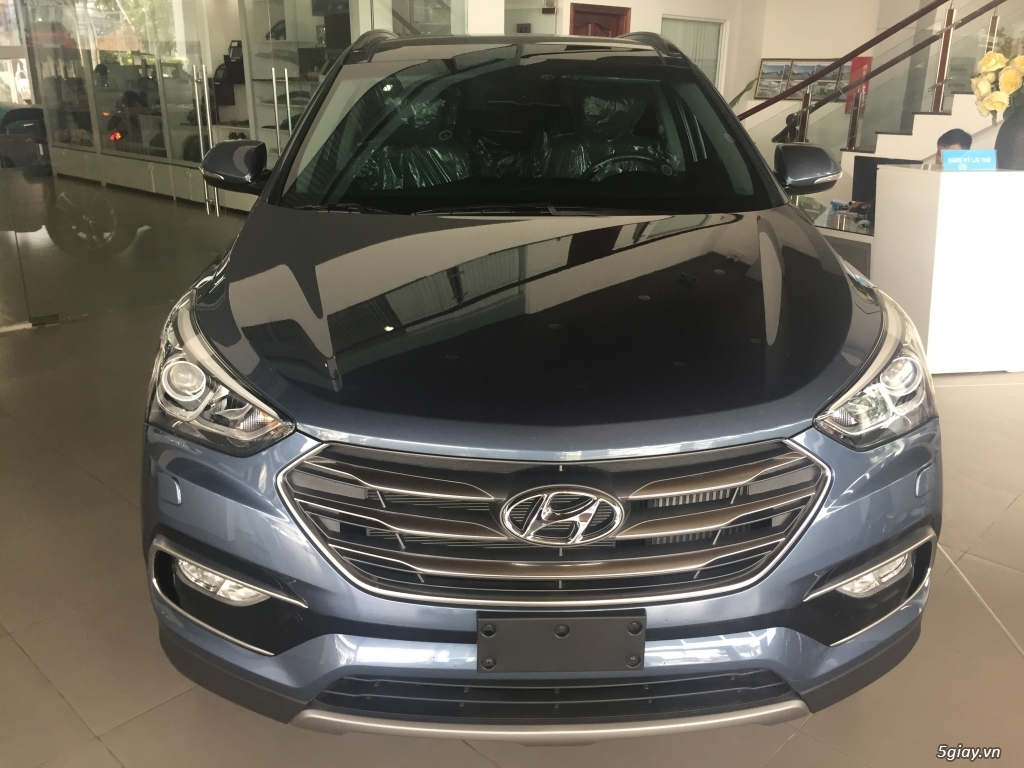 Hyundai Santafe 2017 mới giao xe ngay giá sập sàn LH để có giá tốt - 1
