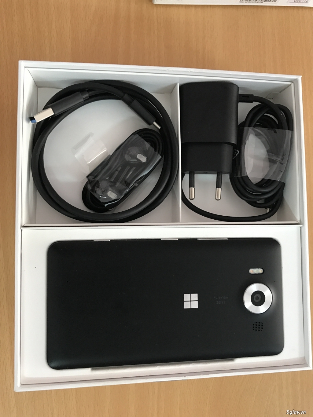 Lumia 950 đen hàng cty full box - 1