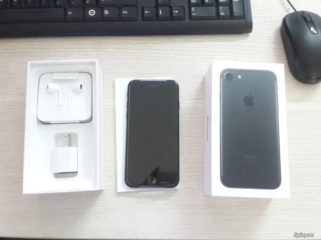 IPHONE 7 32GB ĐEN NHÁM FULL BOX MỚI 100% - USA XÁCH TAY CHƯA SỬ DỤNG - 1