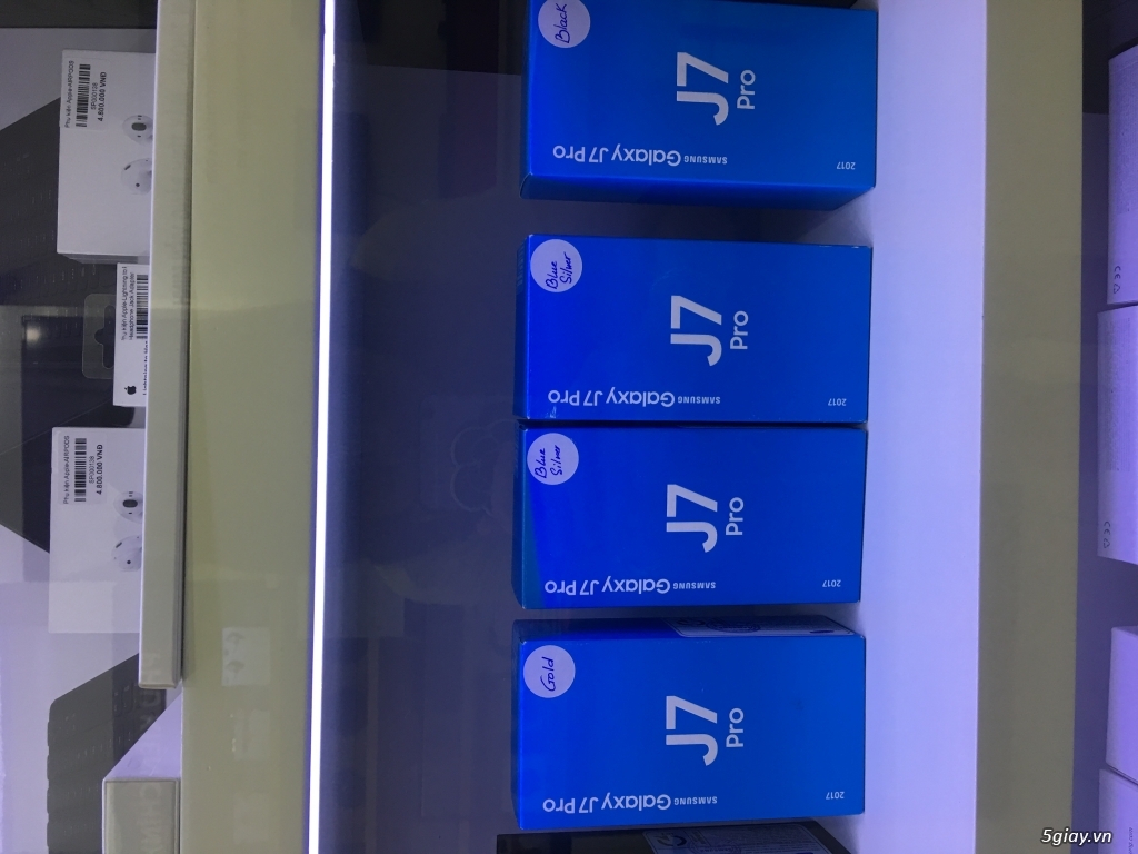 Samsung J7 pro hot