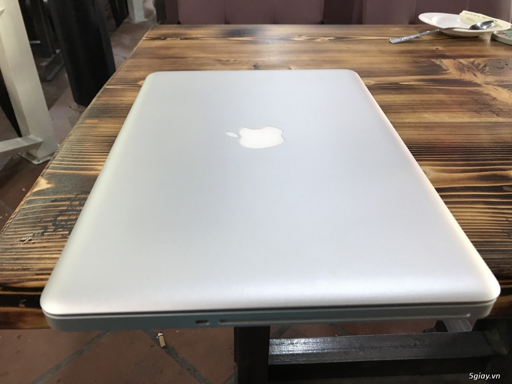 macbook pro mc700 ( 2011 ) 13 inch, mới 99%, giá mềm - 1