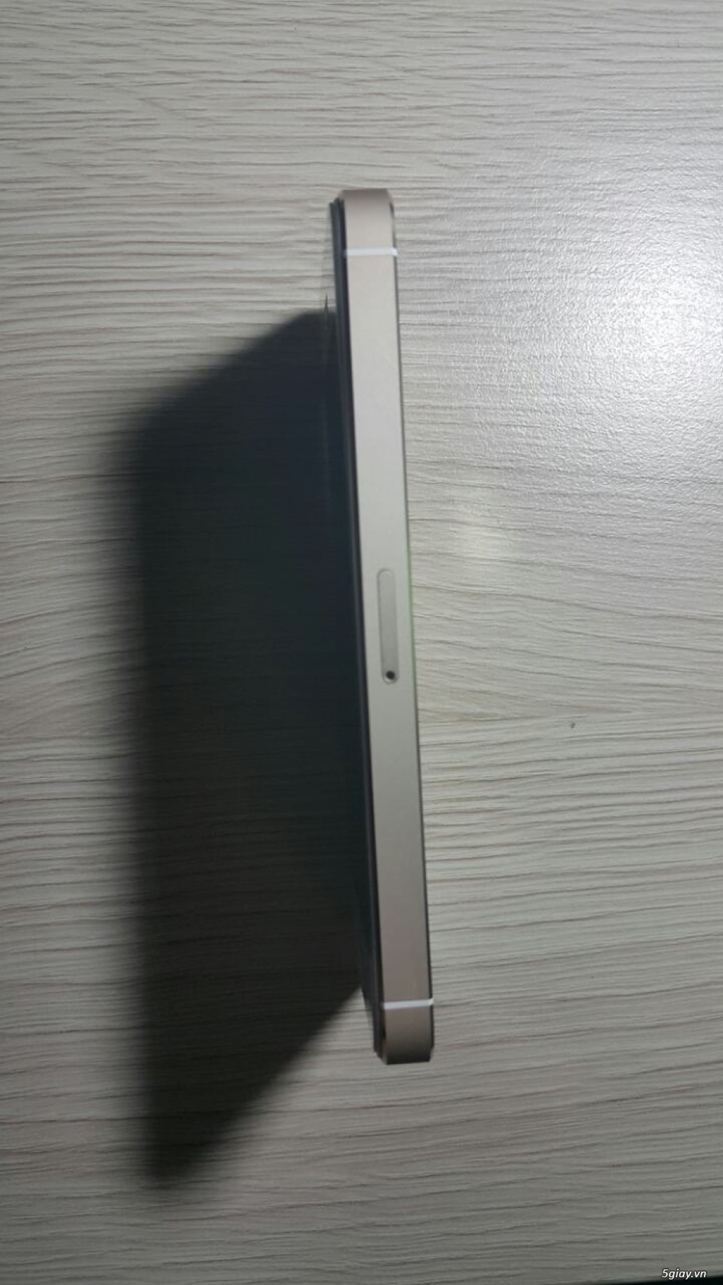 IP5S Gold 16GB hàng US 99% - 2