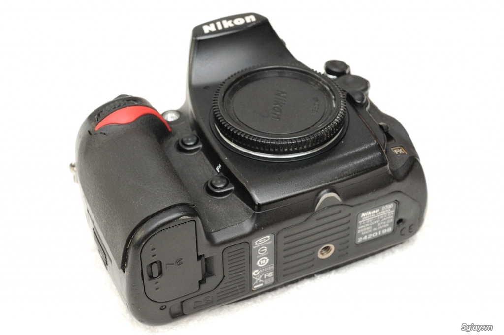 Canon 5D mark ll, 50D,Canon 1D mark lll,Nikon D3s,D700 - 4