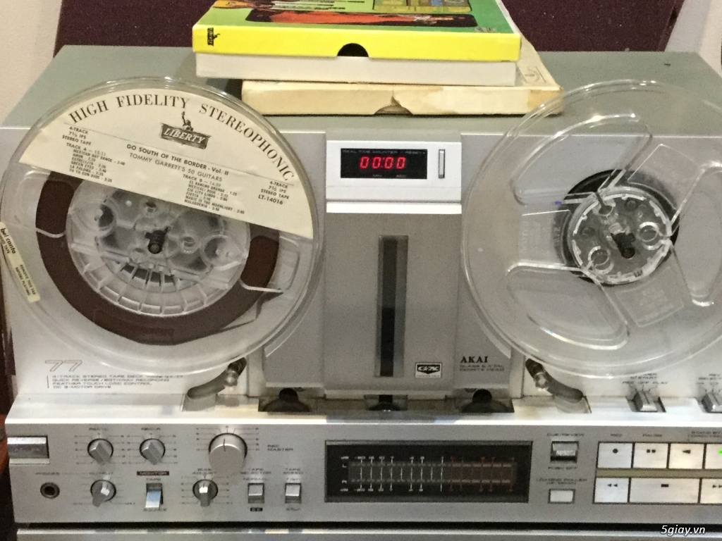 Cần bán: đầu phát băng cối Akai GX77