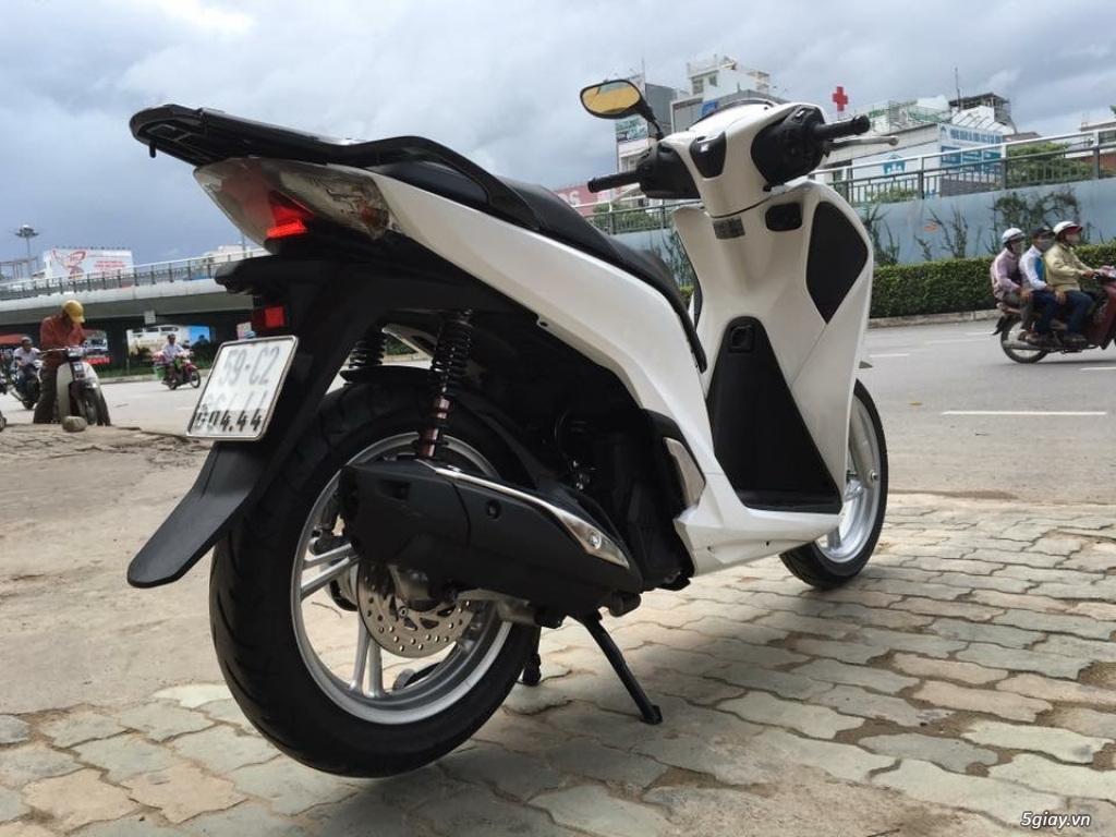 SH150i CBS màu trắng mẫu 2017, đk 12/2016. - 3
