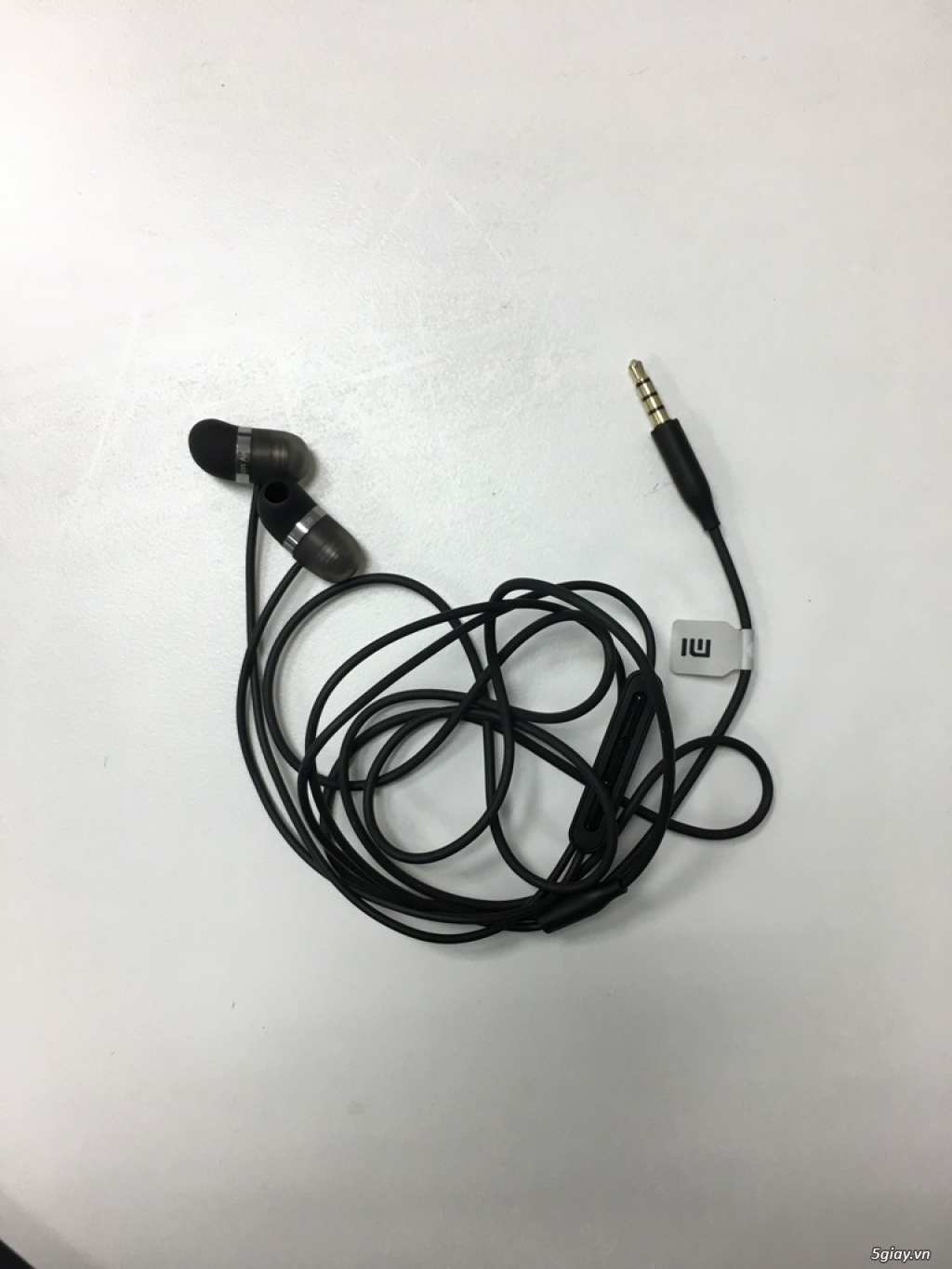 Tai nghe Xiaomi, Case Macbook Air và đế tản nhiệt laptop