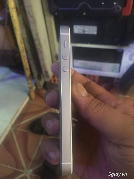 Cần bán iphone 5 trắng 16gb bản quốc tế chạy ổn định, ngoại hình đẹp