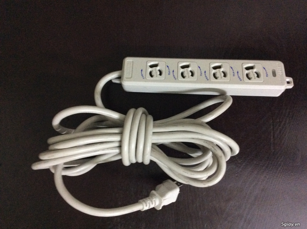 Loa B&W DM620 và dây loa. - 2