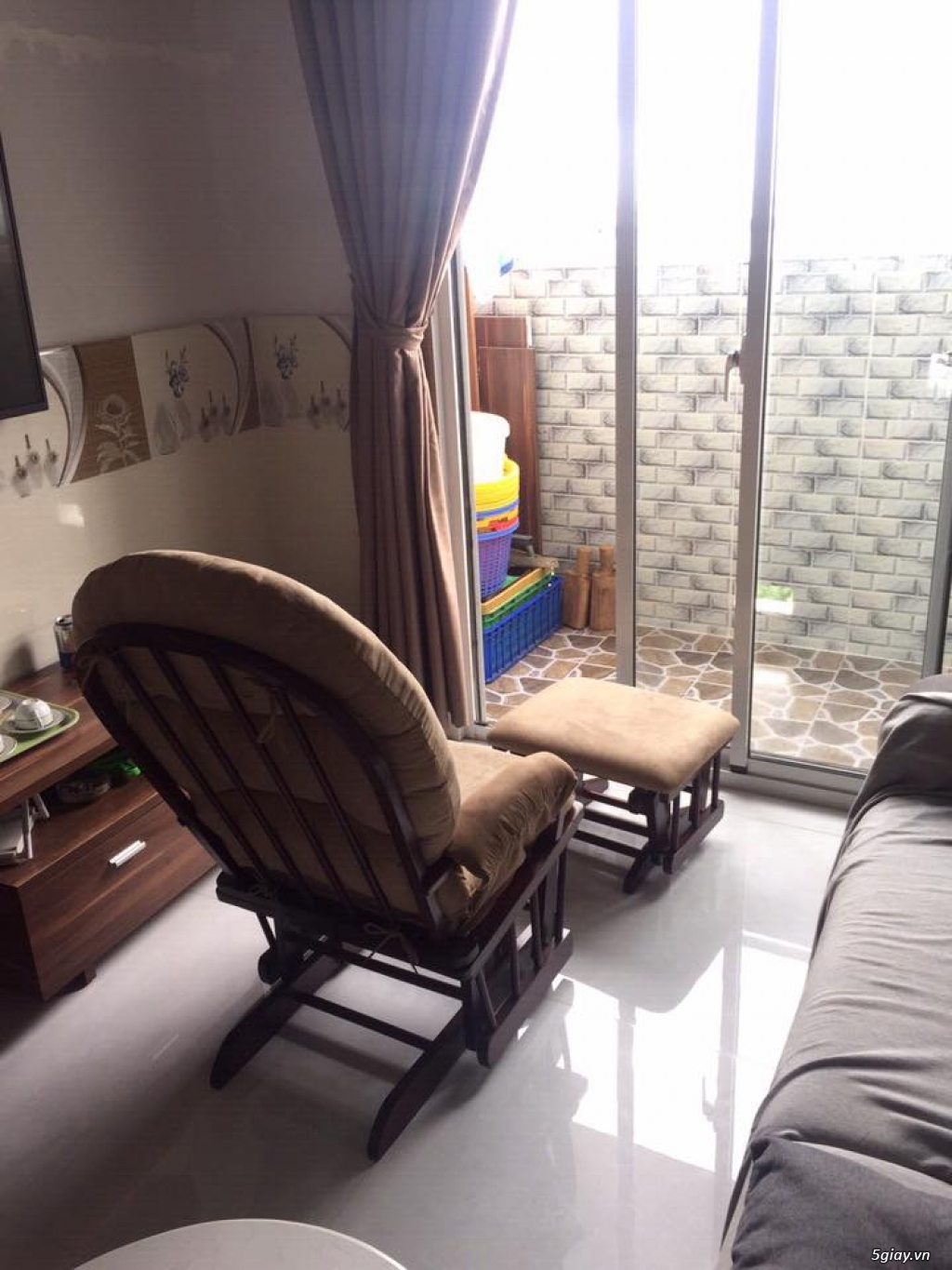 Ghế lắc thư giản châu âu,có 2 màu : trắng và xám. - 2