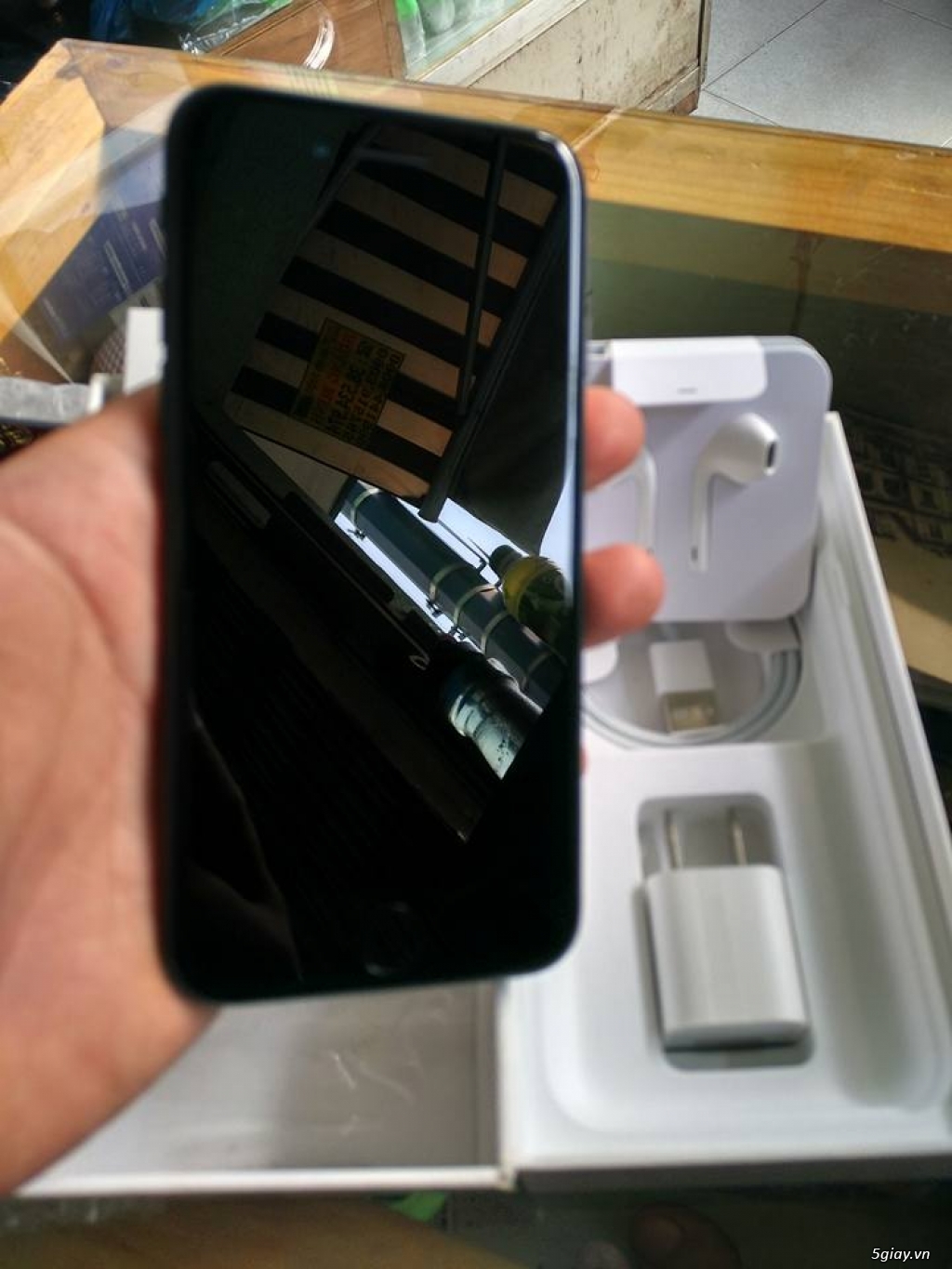 Cần bán: iphone 7 32gb matte black like new fullbox hàng VN. - 1