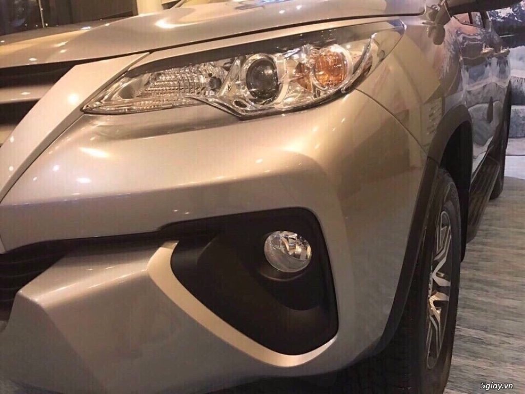 Toyota Fortuner 2017 Số sàn có khuyến mãi