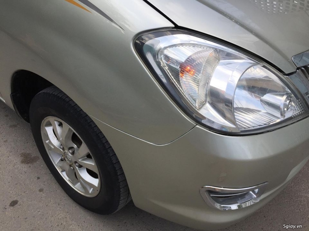 Nhà mình cần bán xe Innova 2007 số sàn màu ghi vàng - 2