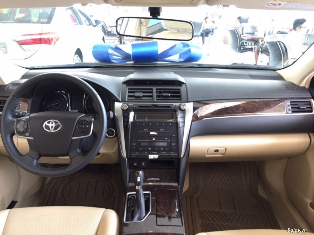 Toyota Camry 2.0E 2017 Tự động Trắng Ngọc Trai