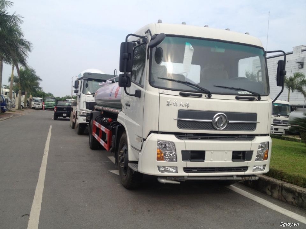 Xe phun nước rửa đường DONGFENG  5m3, 9m3 - 2017