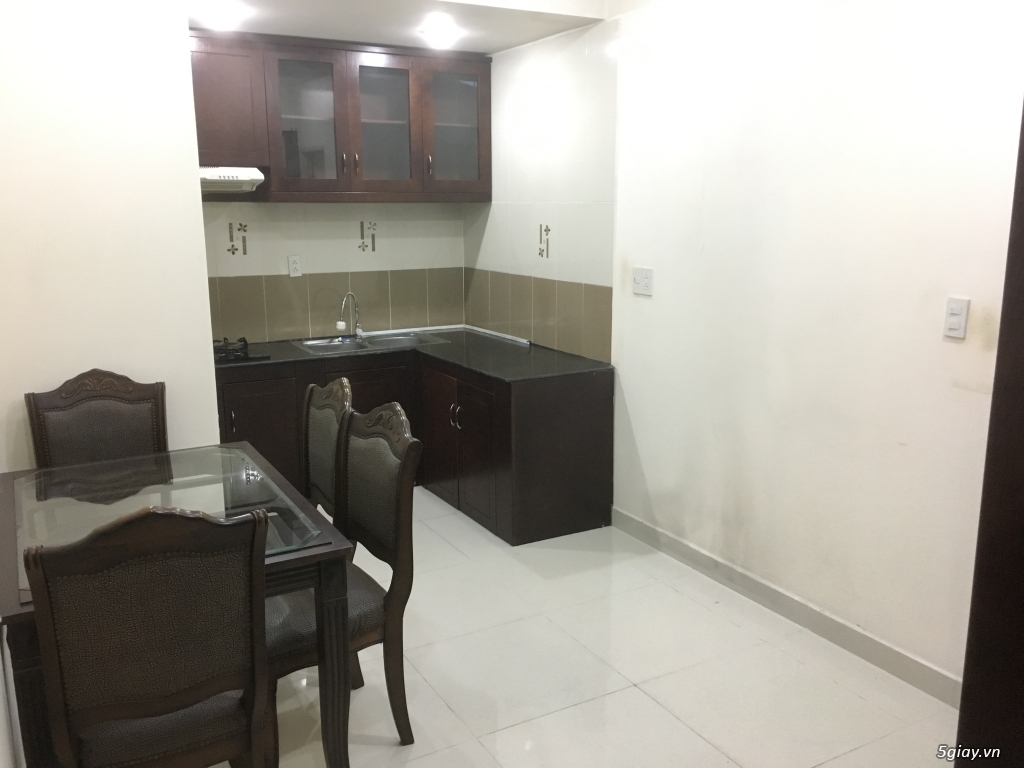 Bán căn hộ có nội thất, Sky 3, Phú Mỹ Hưng, 2 PN, view quảng trường - 2