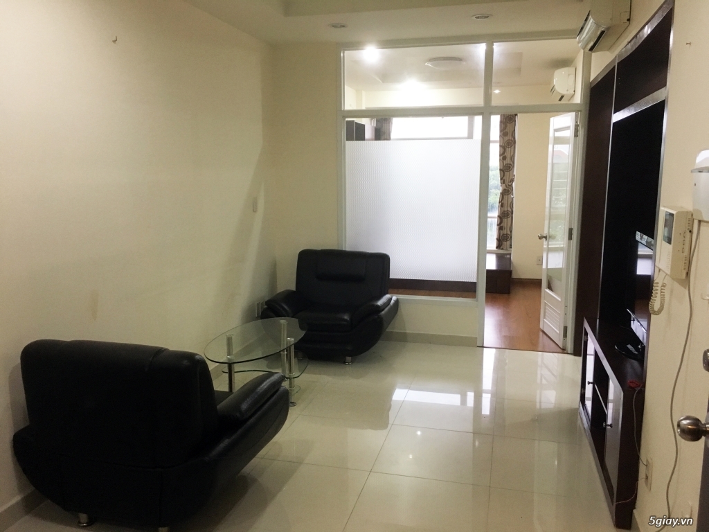 Bán căn hộ có nội thất, Sky 3, Phú Mỹ Hưng, 2 PN, view quảng trường - 1
