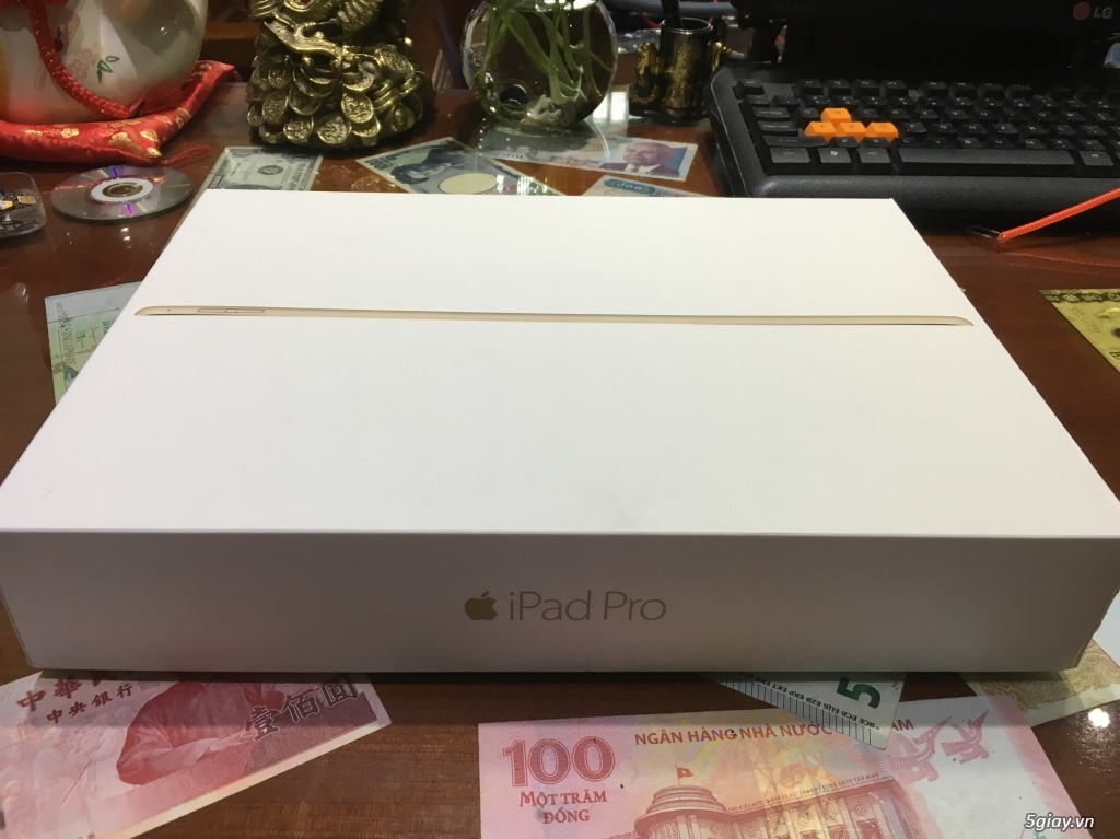 Bán 1 iPad Pro 12.9 128G 4G Gold(Vàng) Zin All Đẹp Như Mới Full Box