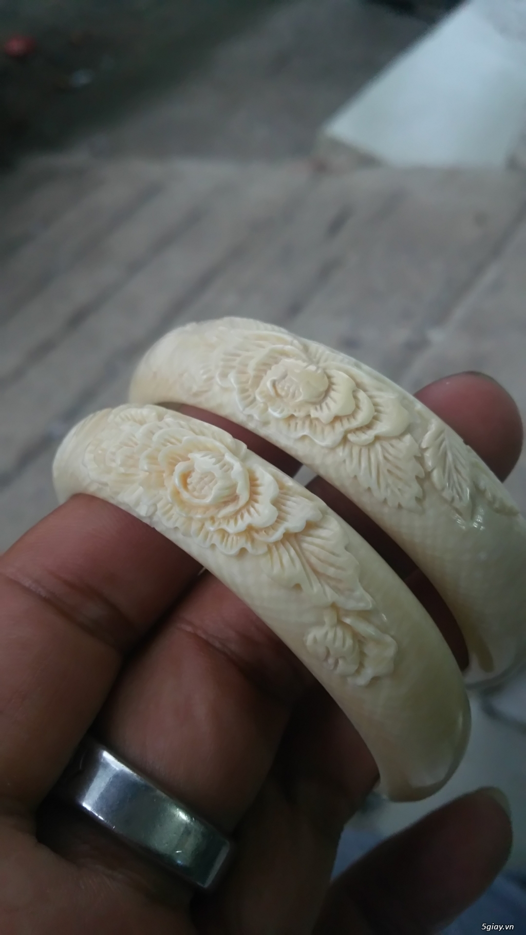 2 vòng Ngà chạm đẹp,giá rẻ - 1