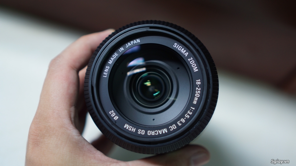 Nikon D3300 + Lens SIgma 18-250mm - 2