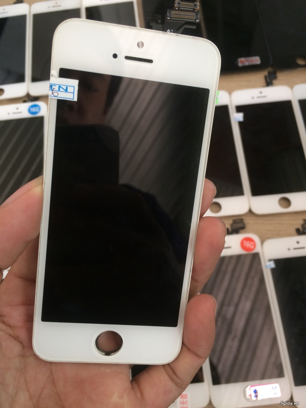 thay màn hình iphone 5&5s giá 320k - 3