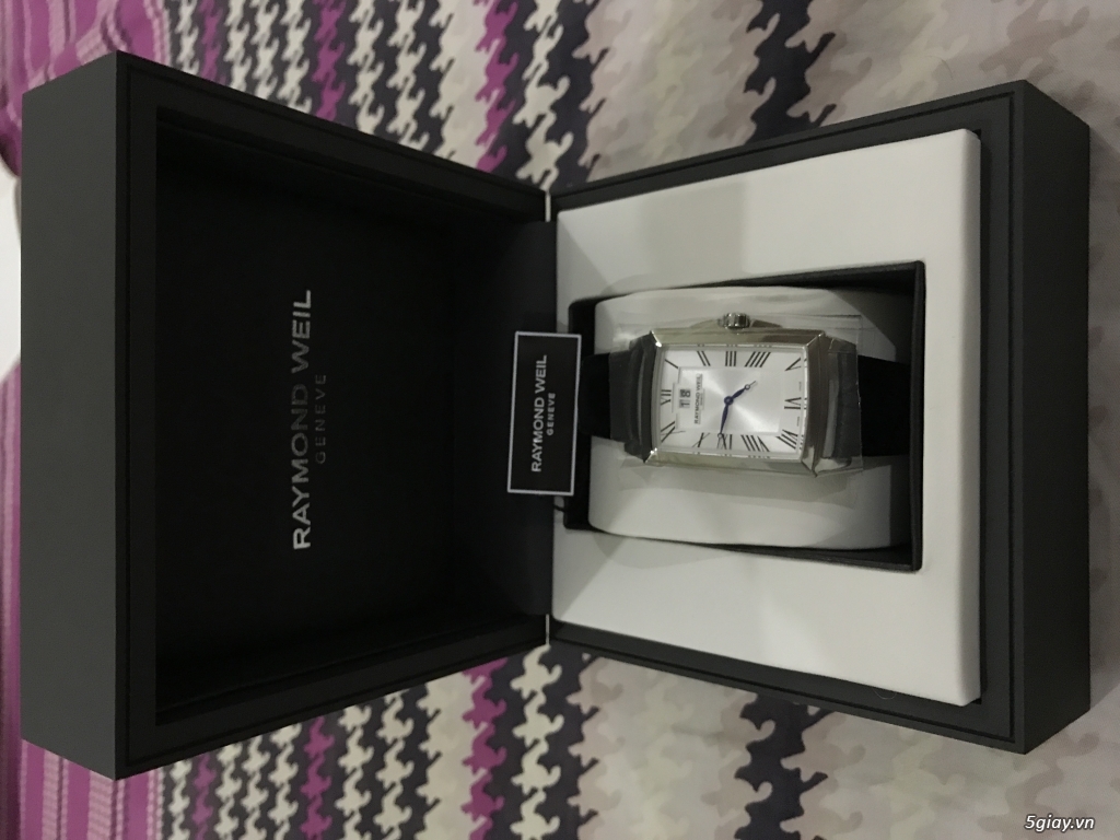 Đồng hồ RAYMOND WEIL chính hãng.
